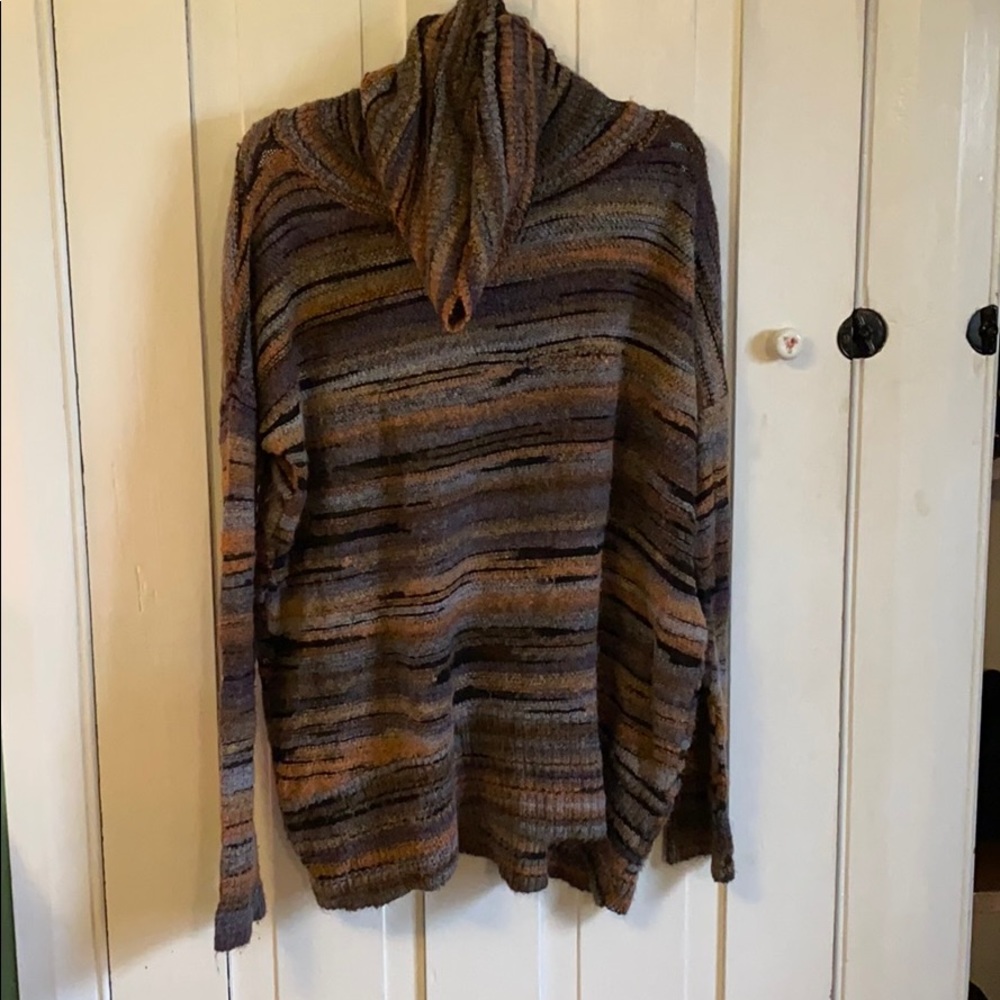 MYSTREE TURTLENECK SWEATER